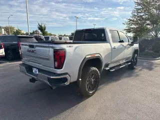 GMC Sierra 2500HD 2022 4x4 SLE 4dr Cabina de Tripulación de 4 puertas SB