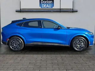 Ford Mustang Mach-E 2026 AWD Premium 4dr SUV