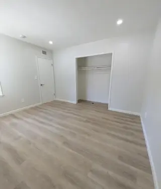 4 dormitorios y 2 baños cerca