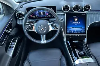 Mercedes-Benz C-Class 2022 C 300 4dr Sedán