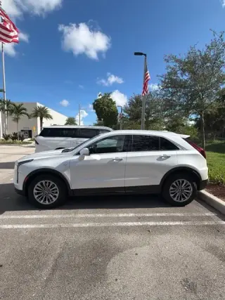 Cadillac XT4 2024 de lujo de la categoría de alta gama 4 puertas Crossover