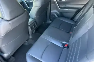Toyota RAV4 2025 AWD XLE Premium 4dr SUV