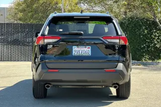 Toyota RAV4 2025 AWD XLE Premium 4dr SUV