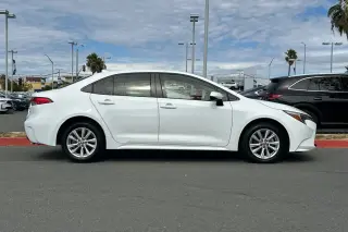 Toyota Corolla Hybrid 2024 SE 4dr Sedán