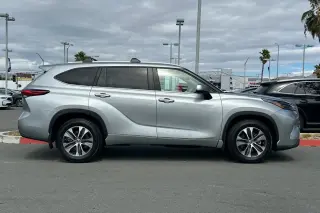 Toyota Highlander 2023 L 4 SUV