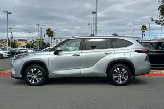 Toyota Highlander 2023 L 4 SUV
