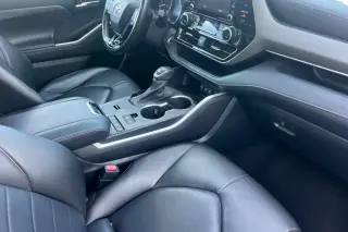 Toyota Highlander 2021 XLE 4dr SUV