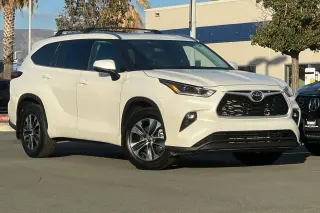 Toyota Highlander 2021 XLE 4dr SUV