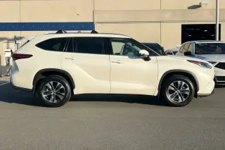 Toyota Highlander 2021 XLE 4dr SUV