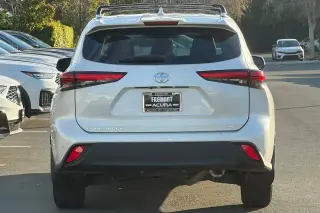 Toyota Highlander 2021 XLE 4dr SUV