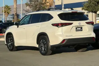 Toyota Highlander 2021 XLE 4dr SUV