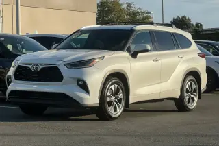Toyota Highlander 2021 XLE 4dr SUV