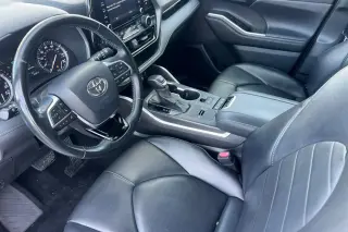 Toyota Highlander 2021 XLE 4dr SUV