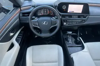 Lexus ES 350 2025 4dr Sedán
