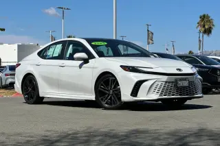 Toyota Camry 2025 SE 4dr Sedán