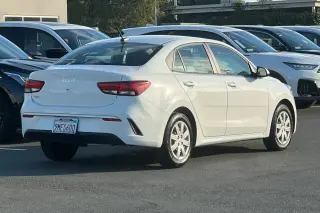 Kia Rio 2022 S 4dr Sedán
