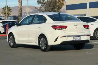 Kia Rio 2022 S 4dr Sedán