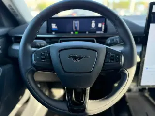 Ford Mustang Mach-E 2023 Select 4dr SUV