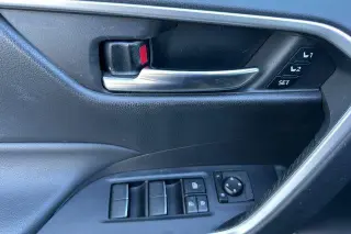 Toyota RAV4 2021 XLE Premium SUV 4 puertas