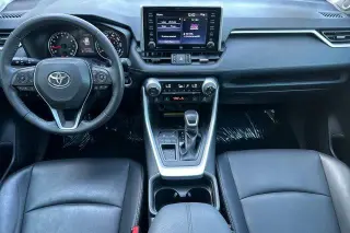 Toyota RAV4 2021 XLE Premium SUV 4 puertas