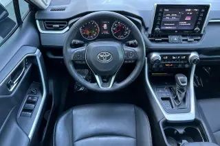 Toyota RAV4 2021 XLE Premium SUV 4 puertas