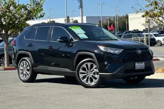Toyota RAV4 2021 XLE Premium SUV 4 puertas