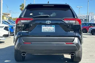 Toyota RAV4 2021 XLE Premium SUV 4 puertas