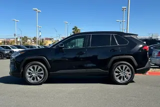 Toyota RAV4 2021 XLE Premium SUV 4 puertas
