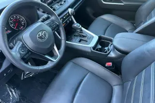 Toyota RAV4 2021 XLE Premium SUV 4 puertas