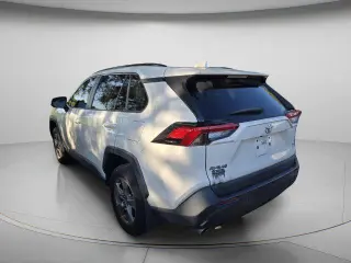 Toyota RAV4 2024 XLE 4dr SUV