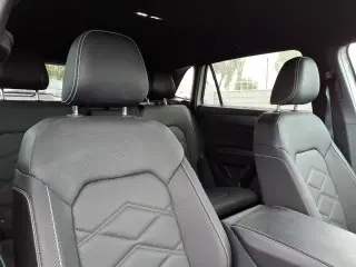Volkswagen Atlas Cross Sport 2025 SE 4dr SUV con Tecnología