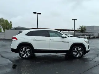 Volkswagen Atlas Cross Sport 2025 SE 4dr SUV con Tecnología