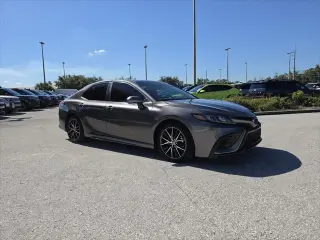 Toyota Camry Hybrid 2024 SE 4dr Sedán