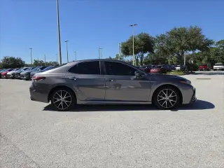 Toyota Camry Hybrid 2024 SE 4dr Sedán