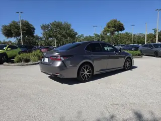 Toyota Camry Hybrid 2024 SE 4dr Sedán