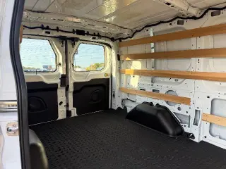 Ford Transit 2025 250 3dr LWB Techo Bajo Furgón de Carga