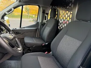 Ford Transit 2025 250 3dr LWB Techo Bajo Furgón de Carga