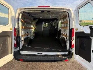 Ford Transit 2025 250 3dr LWB Techo Bajo Furgón de Carga
