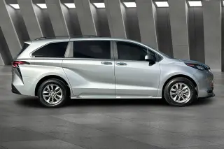 Toyota Sienna 2023 XLE 8-Pasajeros 4dr Mini-Van