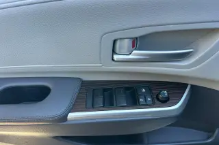 Toyota Sienna 2023 XLE 8-Pasajeros 4dr Mini-Van