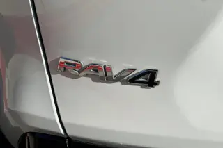 Toyota RAV4 Híbrido 2024 AWD XSE 4dr SUV