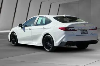 Toyota Camry 2025 SE 4dr Sedán