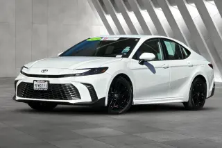 Toyota Camry 2025 SE 4dr Sedán