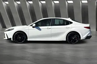 Toyota Camry 2025 SE 4dr Sedán
