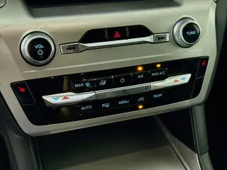 Ford Explorer 2022 AWD XLT 4dr SUV