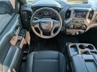 Chevrolet Silverado 1500 2022 4x4 Custom 4 puertas Crew Cab 5.8 pies SB