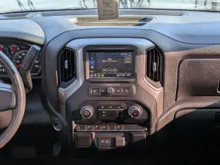 Chevrolet Silverado 1500 2022 4x4 Custom 4 puertas Crew Cab 5.8 pies SB