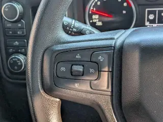 Chevrolet Silverado 1500 2022 4x4 Custom 4 puertas Crew Cab 5.8 pies SB