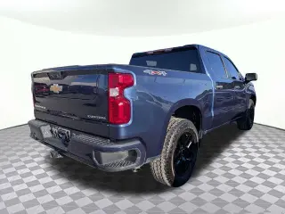 Chevrolet Silverado 1500 2022 4x4 Custom 4 puertas Crew Cab 5.8 pies SB