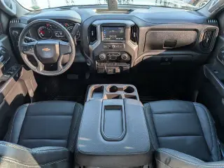 Chevrolet Silverado 1500 2022 4x4 Custom 4 puertas Crew Cab 5.8 pies SB
